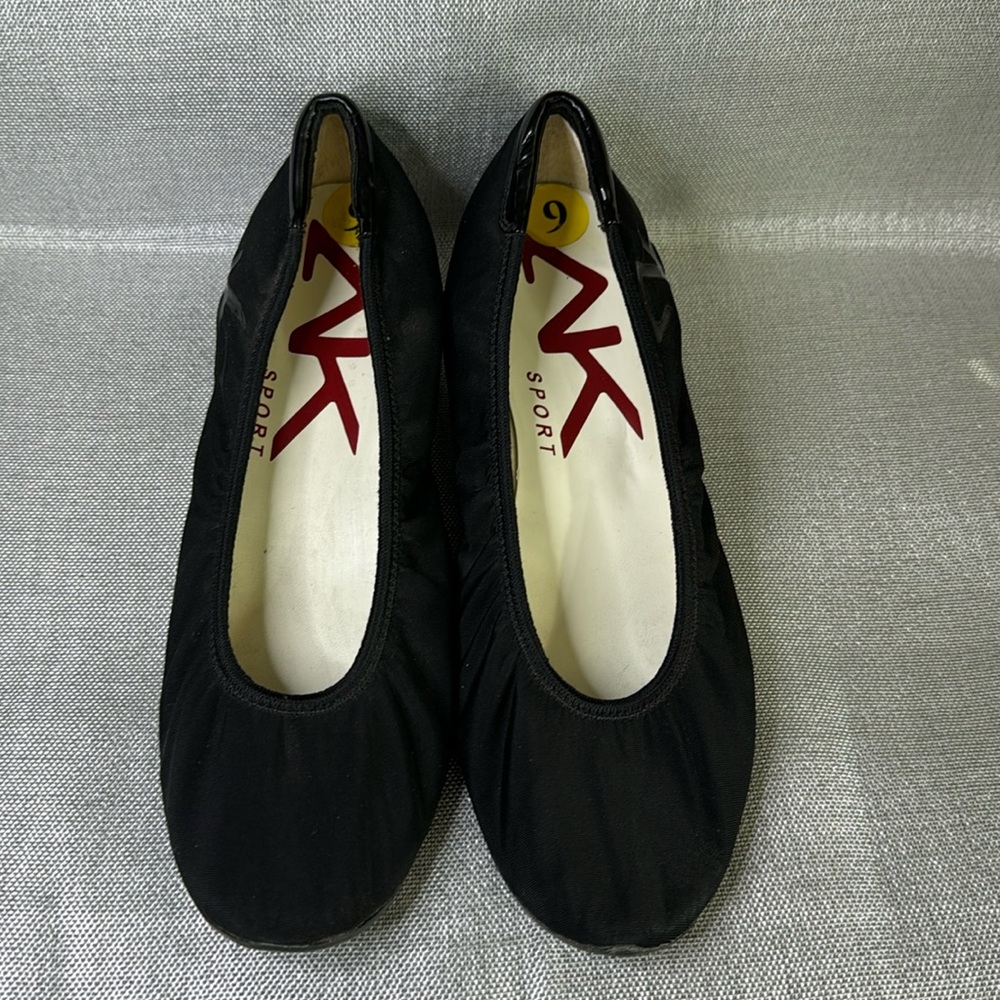 ANNE KLEIN WOMENS SHOES SIZE 9 IN VERY GOOD CONDITION USED SOLD-AS-IS.